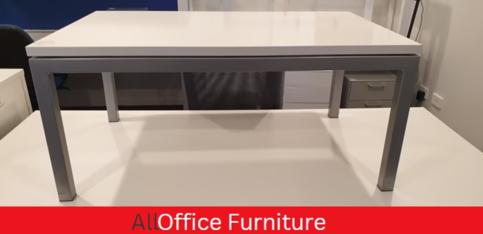 Waiting room table / Coffee table - Image 1