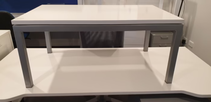 Waiting room table / Coffee table - Image 2