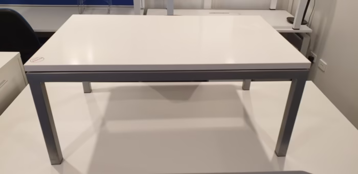 Waiting room table / Coffee table - Image 3