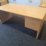 Tawa office desk / Straight desk