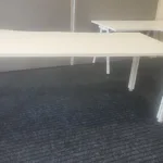 White office desk / Straight desk
