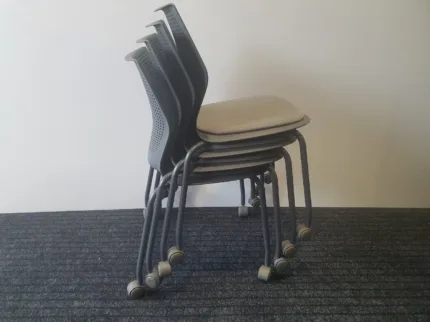 Knoll Beside Chairs x4